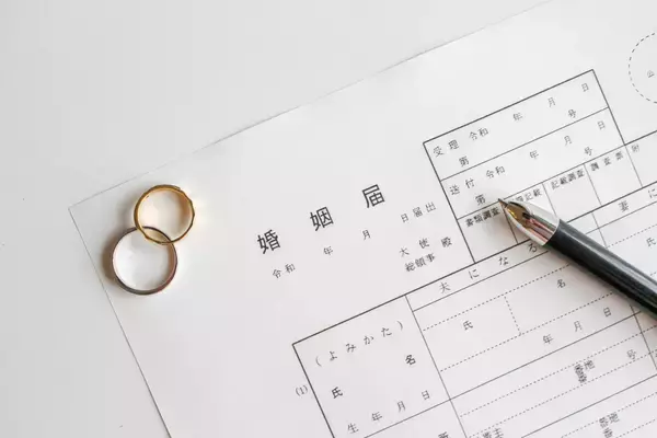 【令和8年8月】婚活男女の2人に1人が「結婚の追い風」と認識 - "末広がりの八"が後押しに?