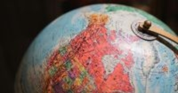 オルカンは、本当に“分散投資”なのか? 「米国株の比率が6割前後」でも“偏っていない”と言えるワケ