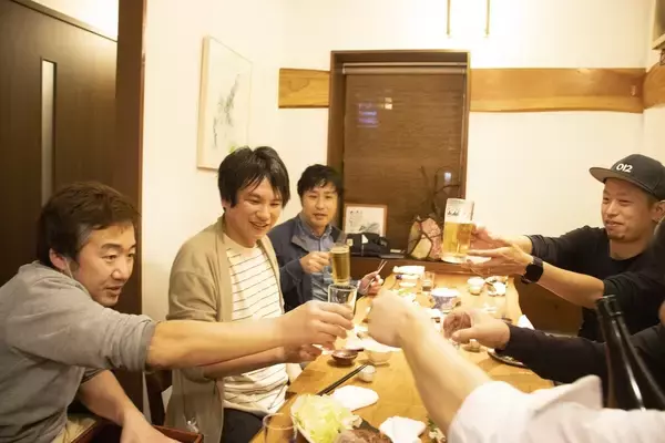 居酒屋で“酒を頼まない”のはアリ? 8割が支持、「強要する時代ではない」の声も