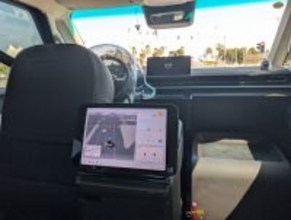 中東にも広がるロボタクシーサービス! アブダビでUber×WeRideのデモ走行を体験した