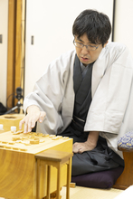 厚みが決め手の快勝譜　広瀬九段が意地見せ決着はフルセットに　第74期王座戦五番勝負第４局