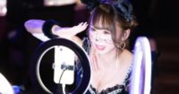 胸元あらわなセクシー仮装も　60名のライバーがハロウィンイベントに集結