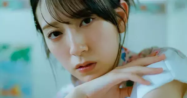 日向坂46 金村美玖、研ぎ澄まされたビジュアルで幻想的な美しさ披露