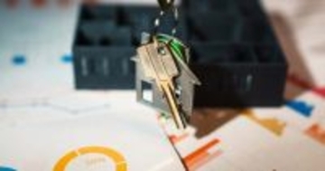 住宅ローン、繰り上げ返済は損？「投資のほうが得」は本当か――20年シミュレーション