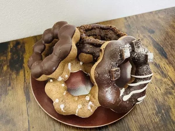 「【冬限定】ミスドの“ポン・デ・ショコラ”が今年も神すぎる! 全種類本音レポ」の画像