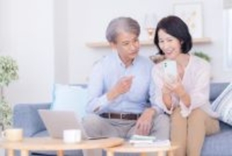 住宅ローンの疑問・お悩みに答えます 第15回 50代・夫婦二人暮らし「今の家を売って郊外の平屋に住み替えたい。50代からローンを組むのは現実的？」