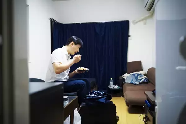 “狭い家”居住経験者が教える「解消法」28選……窮屈すぎる場所、3位収納、2位お風呂、1位は?＜一人暮らし・引越し予定者必見＞