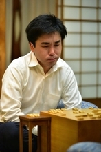 ファン垂涎の玉さばき　「振り飛車魂」イベント前哨戦は菅井竜也八段に軍配　第85期Ｂ級１組順位戦７回戦