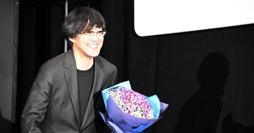 山崎貴監督、『陰陽師0』舞台挨拶にサプライズ登場　監督デビューのきっかけは妻