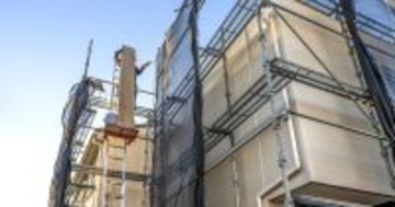 イラン情勢が外壁塗装に影響…資材不足で工期調整が必要なケースも