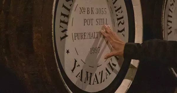 サントリー山崎蒸溜所で見た『響』の秘密──普段は明かされないブレンダー室と現代の名工の技