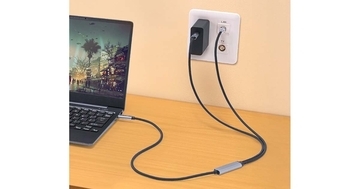 1本のケーブルで充電しながら有線LAN接続が可能、USB Type-C変換ケーブル