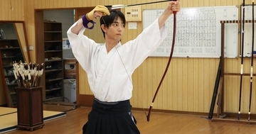 駒木根葵汰に射抜かれて――出演作やオリジナル番組を特集放送、弓道に挑戦＆浅沼晋太郎と料理・トークも