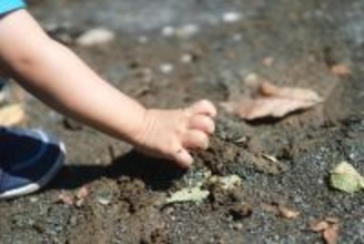 先生、逃げて…! 「学校で朝食を出して」「急ブレーキで慰謝料請求」保育園や学校を困らせる保護者たちに絶句
