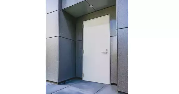 日本製鉄、GXスチール「NSCarbolex Neutral」が三和シヤッターのYAGドアに採用