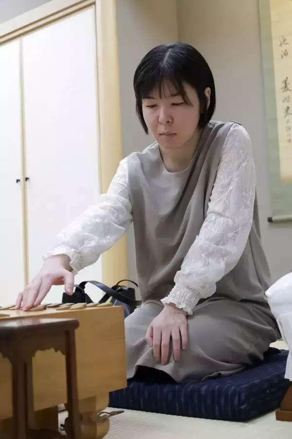 受けすぎ誘った鬼辛抱　伊藤沙恵女流四段が奇跡の逆転で挑戦者決定戦進出　リコー杯第16期女流王座戦