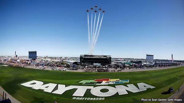 エリオ・カストロネベスも参戦!「デイトナ500」をGAORAで生中継