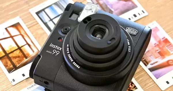 新品未開封 FUJIFILM instax mini 99カメラ 本体 ブラック（限界価格 