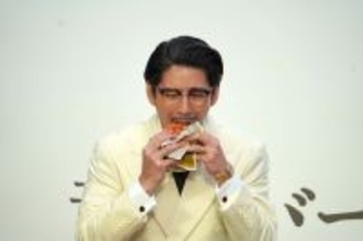 【ケンタッキー】8年かけた本気の「ケンタの鶏竜田バーガー」ついに登場! 賀来賢人もお墨付き、その味は......?