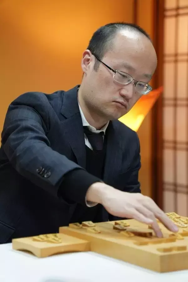 深夜０時の大逆転！　渡辺九段が連勝スタートでＡ級復帰に前進　第85期順位戦Ｂ級１組２回戦