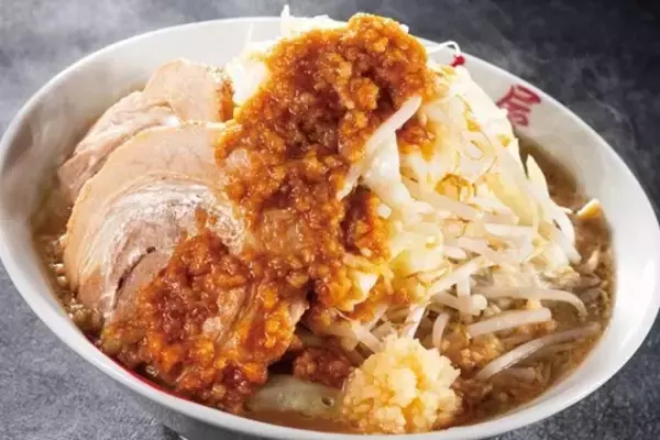 【ラーメン魁力屋】「にんにく背脂醤油ラーメン」期間限定で復活 - 総重量1.5kg超・約2000kcal・2167円の"超禁断"メニューも登場