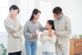 『独身税』って独身だけが払うの? 年収400万円なら月384円、負担額と使い道をFPが解説