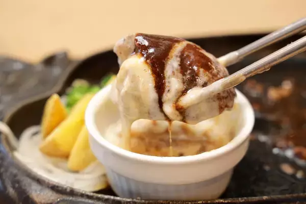 冬季限定、ビッグボーイ「チーズフォンデュ&大俵ハンバーグ」がめちゃウマ! デミグラスソースとの二重奏【実食レポ】