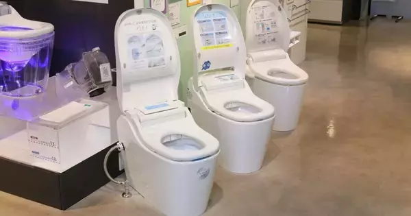 トイレ掃除からの解放 第1回 トイレ掃除からの解放 - 泡が掃除を楽にする、パナソニックの「アラウーノ」