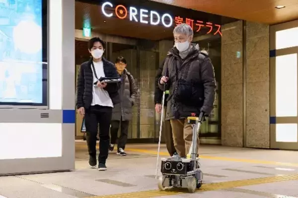 日本橋を誰もが歩ける街へ。複数企業が集結し「視覚障がい者用歩行支援ツール」の実証実験実施