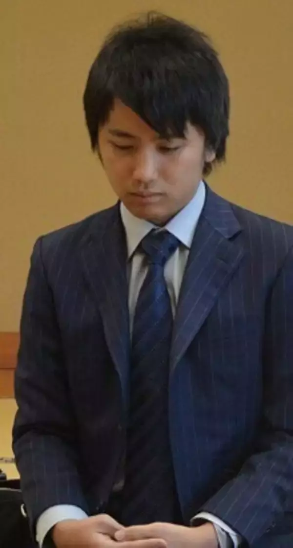 ファン垂涎の右玉攻略　黒沢六段が絶品のさばきで初昇級つかむ　第84期Ｃ級２組順位戦９回戦