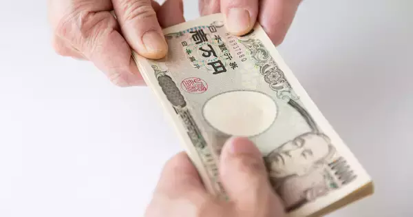 知り合いが都内で一人暮らしの大学生の娘に「毎月30万円の仕送り」をしています、贈与税の対象にならないのでしょうか?
