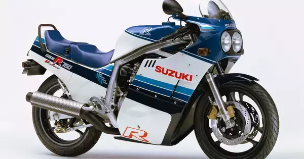 バイクのクイズ 第53回 独自の“油冷”エンジン搭載! 市販ビッグバイクのスタイルを変えたモデルとは?