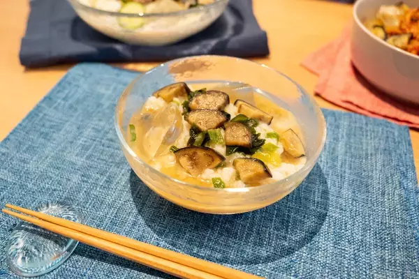 アマノフーズが“冷やして食べるみそ汁”を新提案、「氷おみそ汁丼」で夏バテ対策に