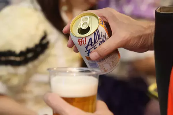アイドルフェスで推しと“乾杯”! 「＠JAM EXPO 2026」のノンアル飲料手渡し会に長蛇の列