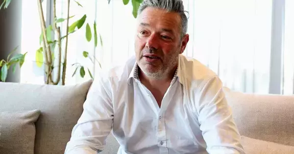 金融マンから世界的人気ワイナリーへ。「クラウディー ベイ」醸造家が明かす、40年続くソーヴィニヨン・ブランの秘密