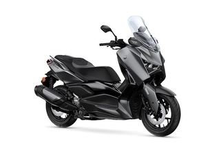 ヤマハ、スポーツスクーター「XMAX ABS」に新色「マットダークグレー」「ブルー」を追加