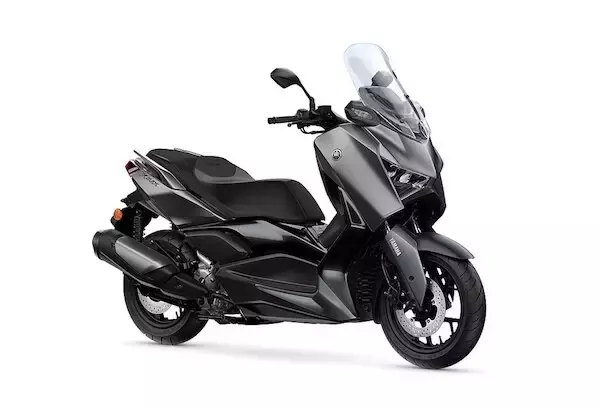 ヤマハ、スポーツスクーター「XMAX ABS」に新色「マットダークグレー」「ブルー」を追加