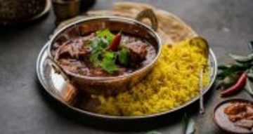 「インドカレーを食べると若返りに効果アリ」その理由とは?