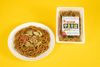 【ファミマ】「"生"ペヤングやきそば...!?」意外な組み合わせの「コラボ祭」第2週がスタート - 「カルピス×白生コッペ」「チロルチョコ×メロンパン」など