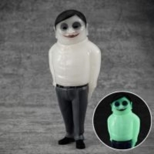 『ダンダダン』妖しく光る！？「セルポ星人」の蓄光Ver.が登場