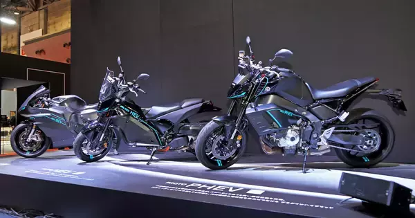 ヤマハの黒い三連星? 電動バイク3車種の詳細を実物で確認