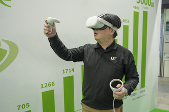 自動車製造工場をリアルに再現 - UTエイムが進める“VR研修”とは