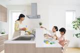 「子育てするなら「一戸建て」が9割超 - 子育てする上で住まいへの不満は?」の画像1