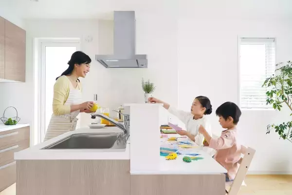 子育てするなら「一戸建て」が9割超 - 子育てする上で住まいへの不満は?