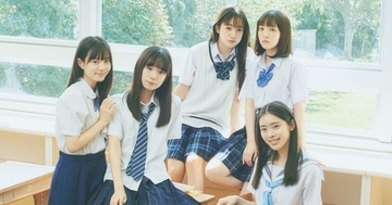 私立恵比寿中学 現役高校生メンバー“妹組”、学校を舞台に爽やかグラビア
