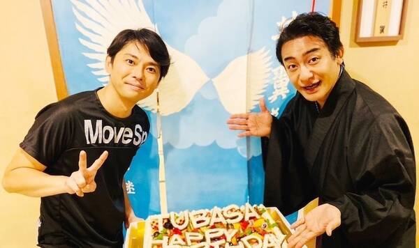 片岡愛之助 今井翼の誕生日を3回お祝い 2ショットや豪華ケーキが話題 年10月18日 エキサイトニュース