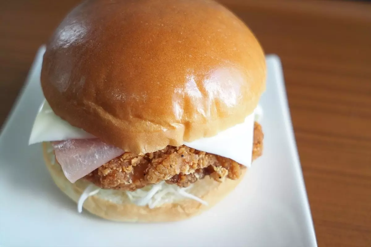 ファミチキでバーガー調理