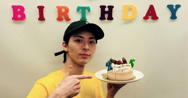 高杉真宙 25歳誕生日に公式ファンクラブ ゲームセンタータカスギ を開設 21年7月5日 エキサイトニュース 高杉真宙 25歳誕生日に公式ファンクラブ ゲームセンタータカスギ を開設 21年7月5日 エキサイトニュース