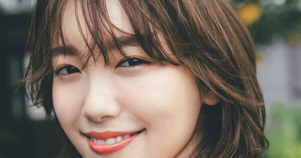 飯豊まりえ 美背中のぞくワンピースに浴衣姿も 夏全開のスペシャルグラビア 21年7月12日 エキサイトニュース