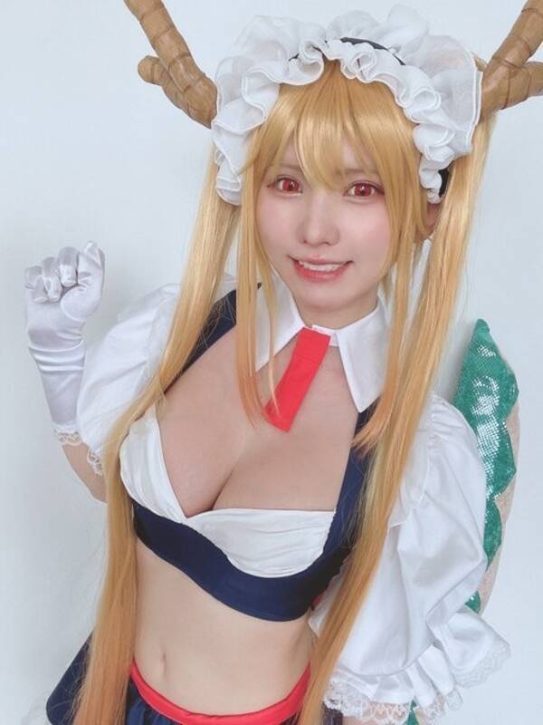 コスプレイヤーえなこが 小林さんちのメイドラゴン トールのコスで美バストあらわ 21年7月27日 エキサイトニュース